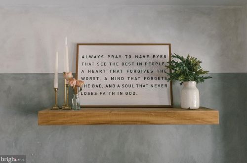 460 New Dorwart St, Lancaster PA 17603-5220 exterior