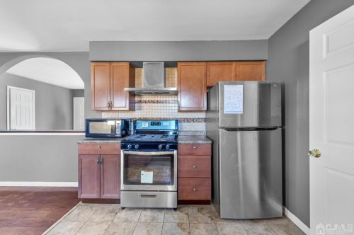 46 Haines Ave, Piscataway NJ  08854-5331 exterior