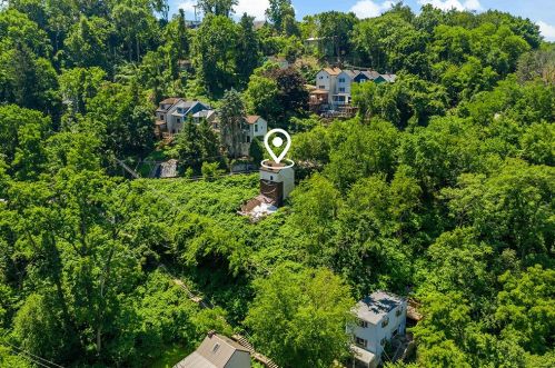 262 57th St, Pittsburgh, PA 15201-2302