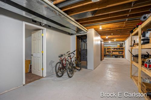 5124 Putnam Rd, Meskegon MI 49445-9500 exterior