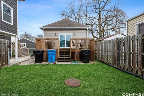 5973 Manton Ave, Chicago, IL 60646-5552