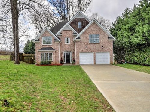 3154 Chestnut Dr, Atlanta, GA 30340-3206