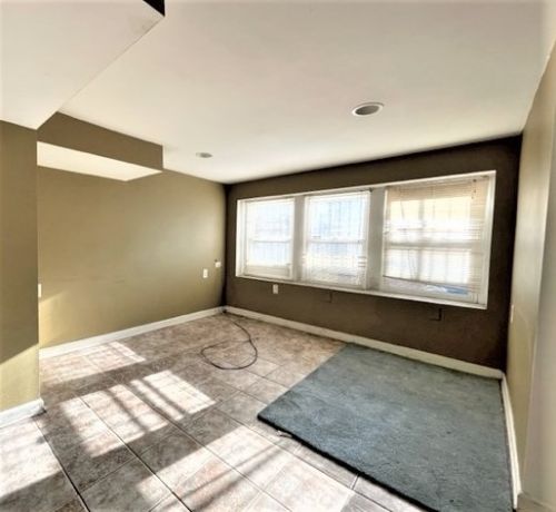 2333 Hoyne Ave, Chicago IL 60643-1816 exterior