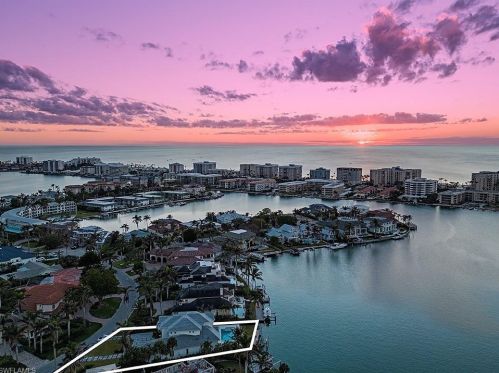 3139 Leeward Ln, Naples FL 34103-4038 exterior