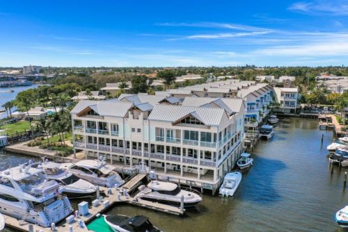 1001 10th Ave, Naples, FL 34120-3649