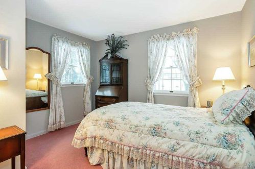 89 Luyster St, Huntington Station NY 11746-4422 exterior