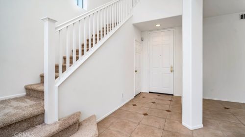 2940 Nau Ave, Tustin CA 92782-3377 exterior