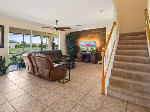 2161 Fairmont Ln, Naples FL 34120-4576 exterior