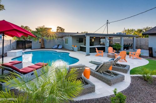 5707 12th Pl, Phoenix AZ  85014-2328 exterior