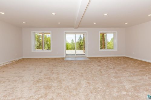 3428 Medin Rd, Duluth MN 55804-2673 exterior