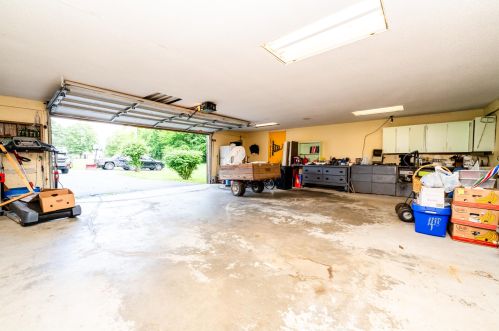 9524 Red Arrow Hwy, Watervliet MI 49098-8552 exterior