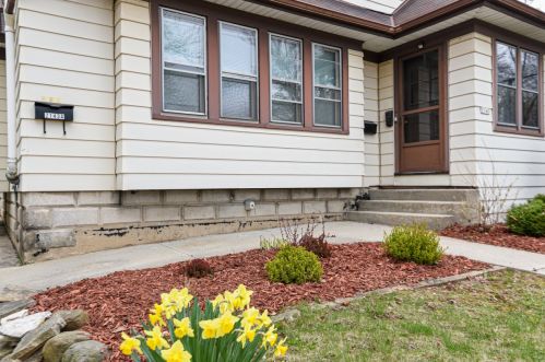 2143 67th St, Milwaukee, WI 53213-2019