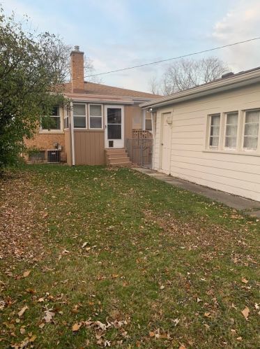 2244 Terry Ln, Broadview, IL 60155-4622