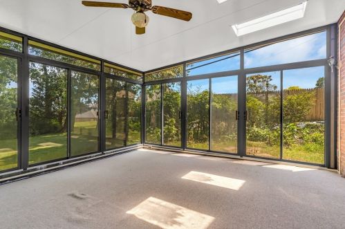 699 Fruithurst Dr, Pittsburgh PA 15228-2534 exterior