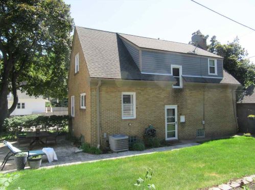 7112 Lloyd St, Milwaukee, WI 53213-1834