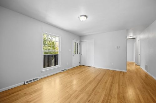 527 Pennview Dr, Pittsburgh PA 15235-4434 exterior