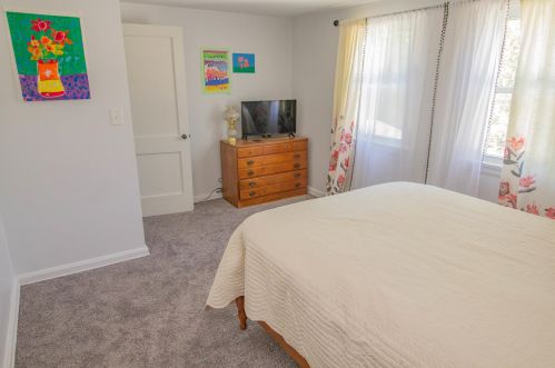 604 99, Milwaukee WI 53226-4312 exterior