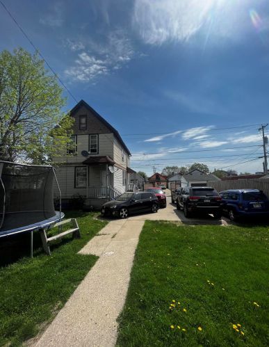 1314 12th St, Milwaukee WI  53204-2701 exterior