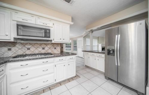 5203 Mnr Gln Dr, Humble TX 77345-1456 exterior