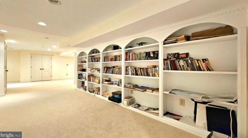 17815 Fraley Farm Rd, Rockville MD 20855-1664 exterior