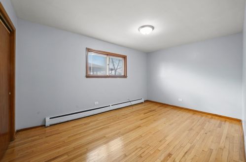 832 17 Ave, Broadview IL 60153-1856 exterior