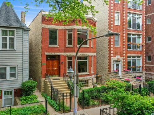 634 Briar Pl, Chicago IL  60657-4521 exterior