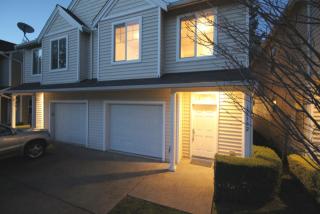 18392 Trolley Ln, Portland, OR 97267-6636