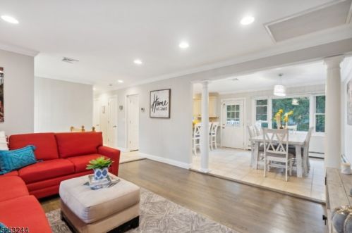 41 Cutter Dr, East Hanover NJ  07936-3047 exterior