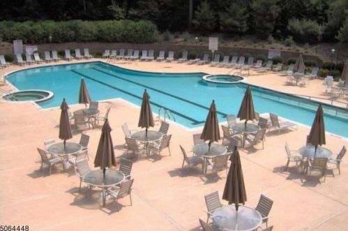 201 Cleveland Ln, Rockaway NJ 07866-5801 exterior