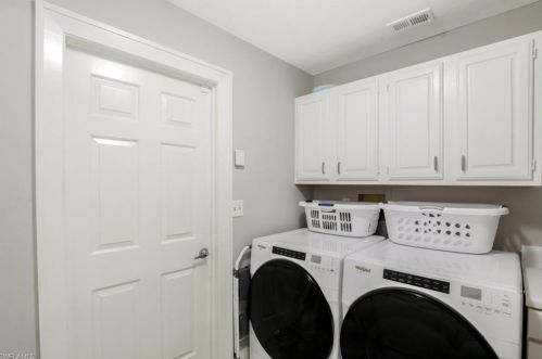 2201 Noble Ct, Naples FL 34110-1023 exterior