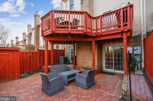 7408 Salford Ct, Alexandria VA  22315-4728 exterior