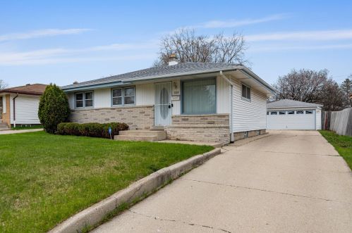 3828 Cheyenne St, Milwaukee, WI 53209-2407