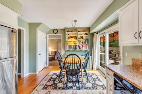 11 Maria Ct, Huntington Station NY 11746-2718 exterior