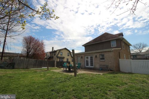 80 Ridgeway Ave, Manor PA 19036-1924 exterior