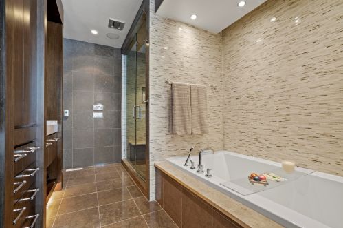 755 Kilbourn Ave, Milwaukee WI 53208-3111 exterior