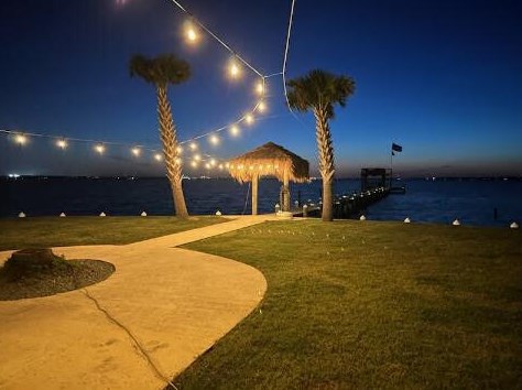 4552 Bayside Dr, Milton FL 32583-8436 exterior