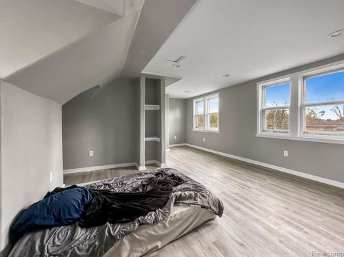 19433 22 Mile Rd, Macomb Township MI 48044-1706 exterior