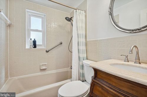 13000 Evanston St, Rockville MD  20853-3027 exterior