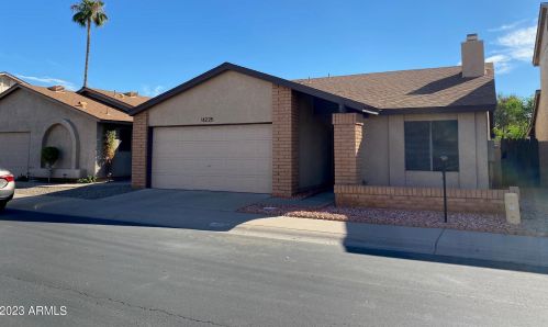 14225 26th Ln, Phoenix AZ  85023-5952 exterior