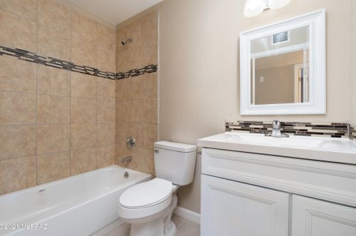 7930 Oldfather Dr, Tucson AZ 85741-1623 exterior