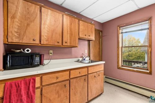 1828 London Rd, Duluth MN 55812-2039 exterior