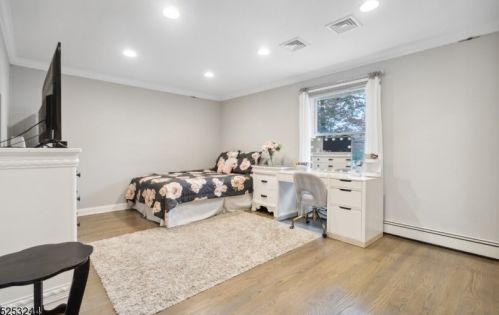 41 Cutter Dr, East Hanover NJ  07936-3047 exterior