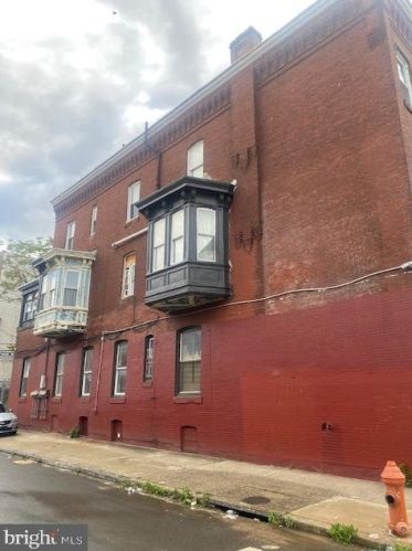 1422 Diamond St, Philadelphia PA 19122-1721 exterior