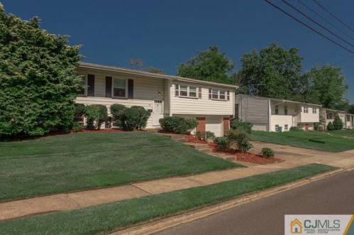 59 Harmon Rd, Edison, NJ 08837-2722