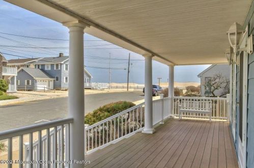 4 Camden Ave, Lavallette NJ  08735-2326 exterior