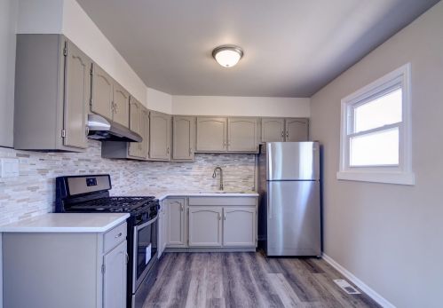 6848 3 Ave, Gary IN 46406-0015 exterior