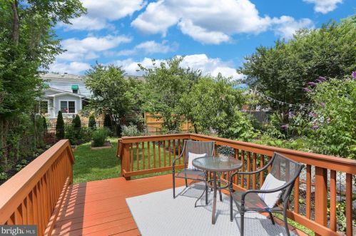 18 Masonic Vw Ave, Alexandria VA 22301-2204 exterior