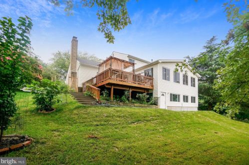 15771 Buena Vista Dr, Rockville, MD 20855-2656