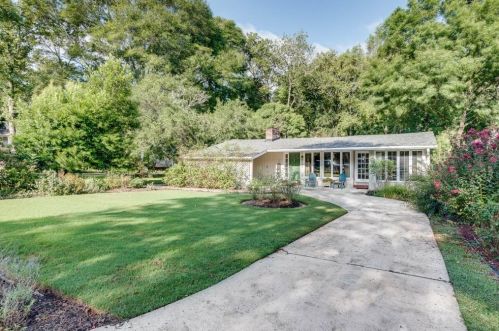 405 Golfview Rd, Atlanta, GA 30309-1214