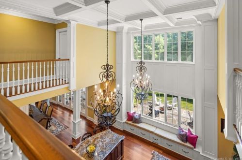 12 Thatcher Ter, Farmington CT 06032-1566 exterior